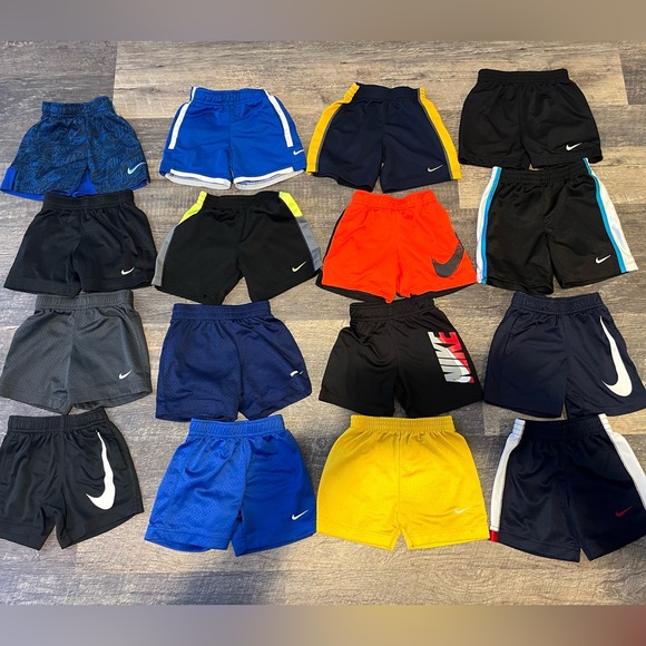 HUGE toddler Nike bundle - Picture 2 of 7